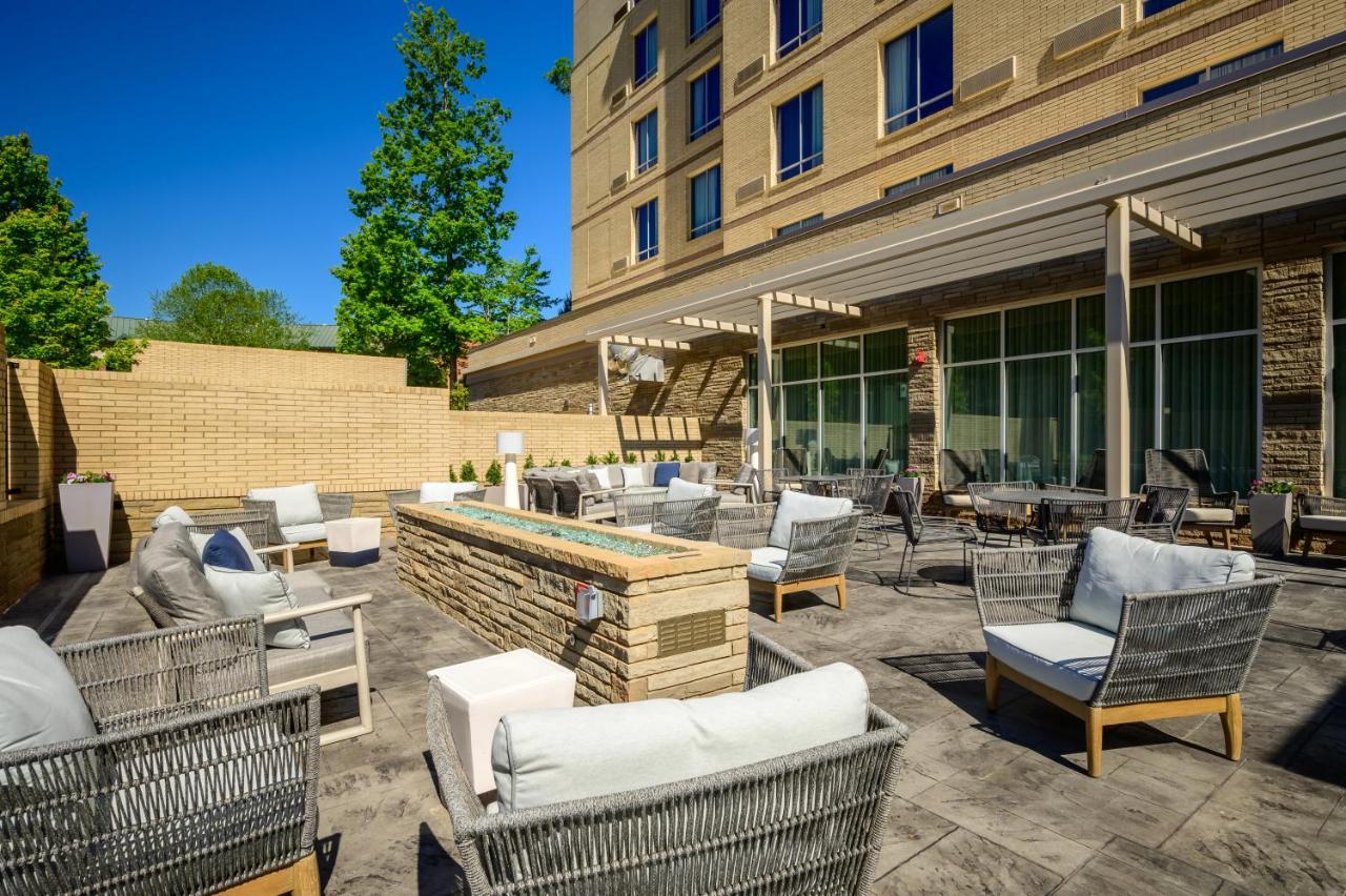 Courtyard By Marriott Raleigh Cary Crossroads Hotel Exterior photo